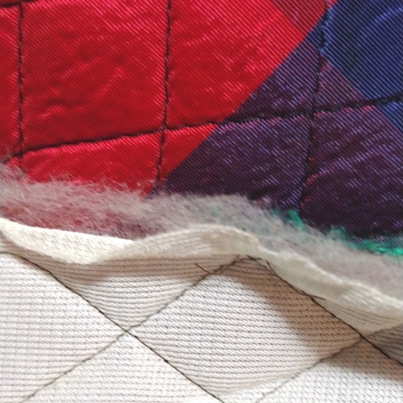 QUILTED 3  LAYERED TAFFETA LINED WITH BATTING SEWN IN  FABRIC. READY TO SEW - Picture 4 of 6